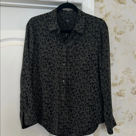 Rails Olive and Black silk Leopard Print Top blouse size S  perfect condition - Picture 4 of 4